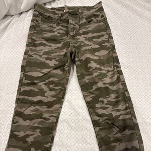 Levi’s Camo High Rise Super Skinny Crop